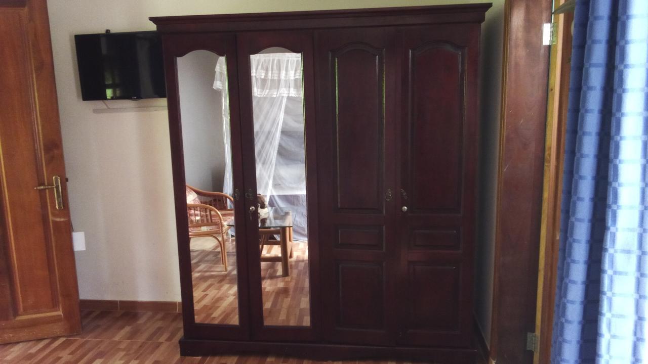 White Horse Inn Kabale エクステリア 写真