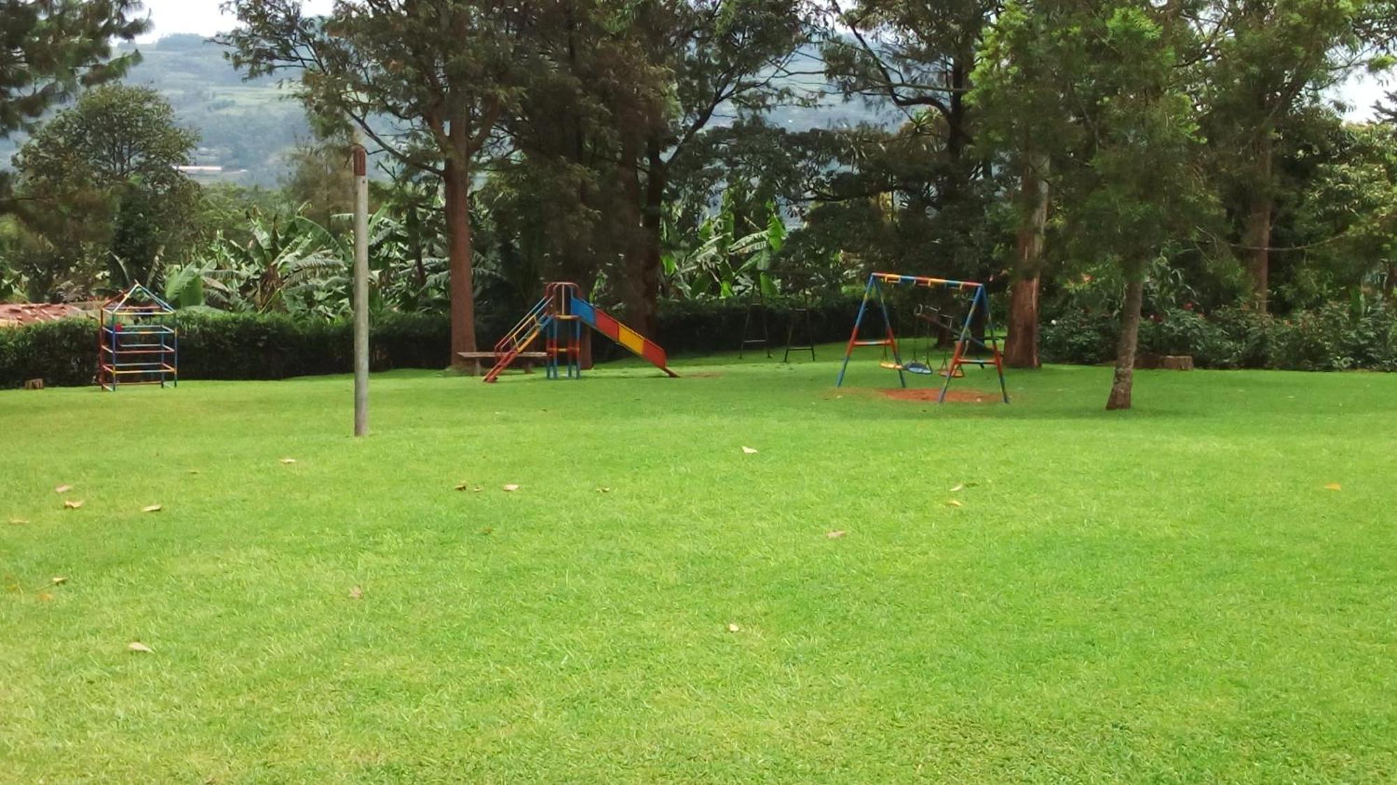 White Horse Inn Kabale エクステリア 写真