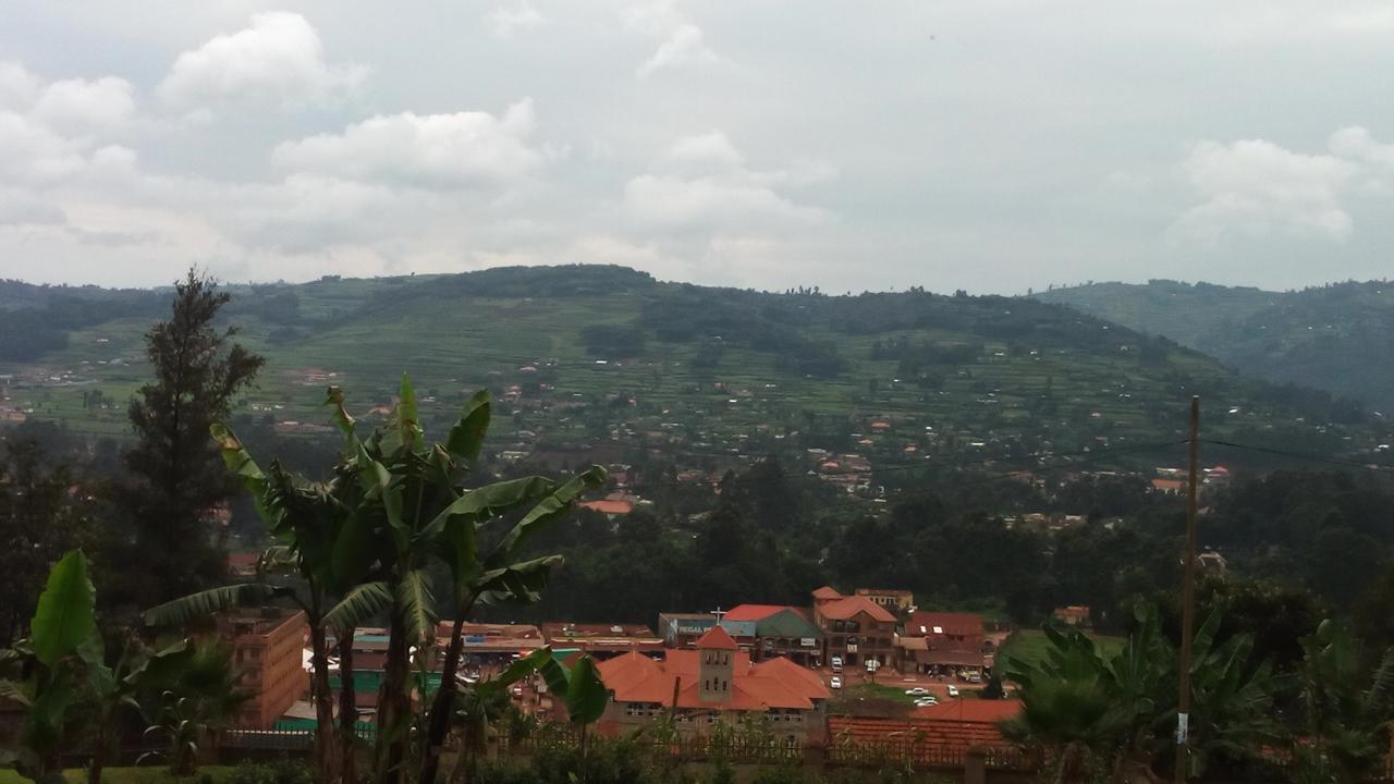 White Horse Inn Kabale エクステリア 写真