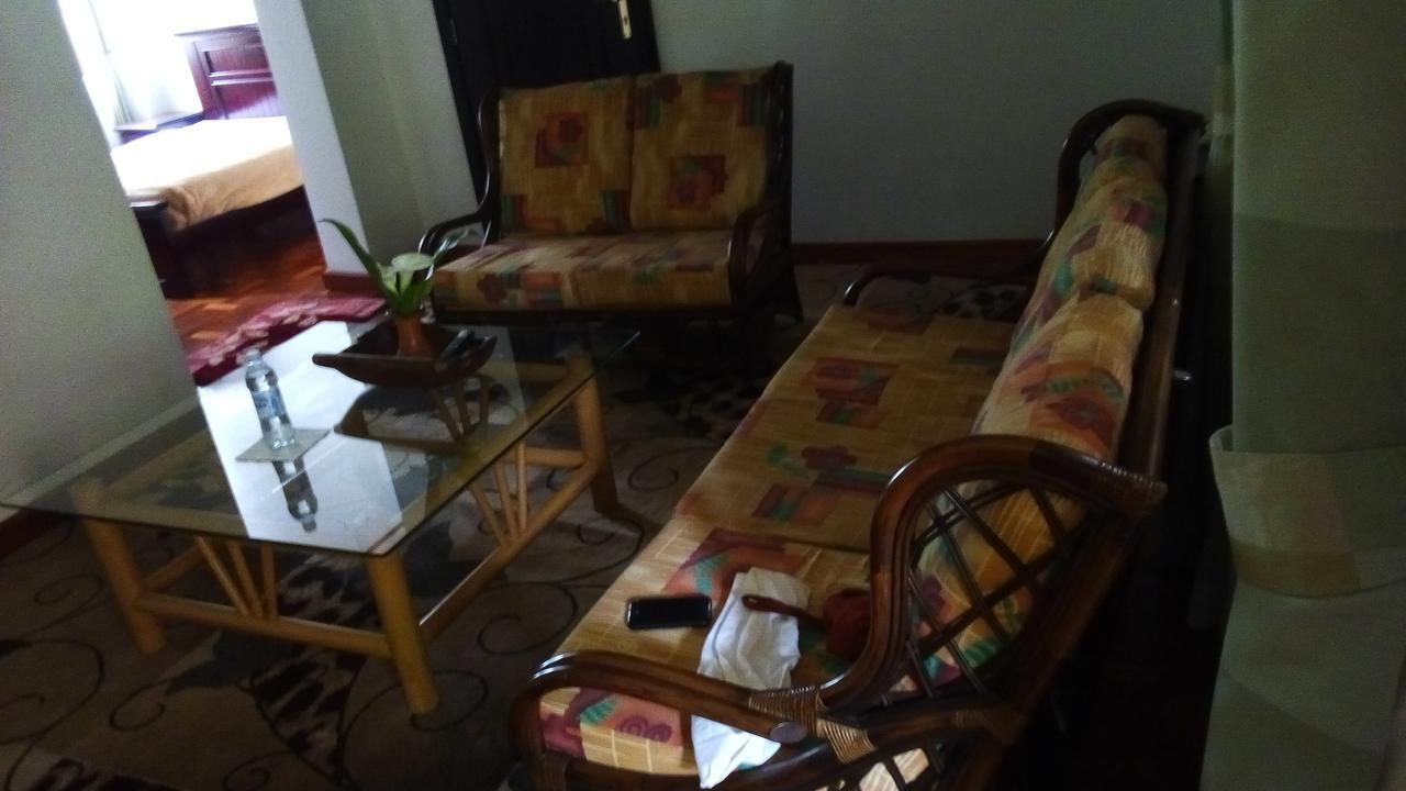 White Horse Inn Kabale エクステリア 写真