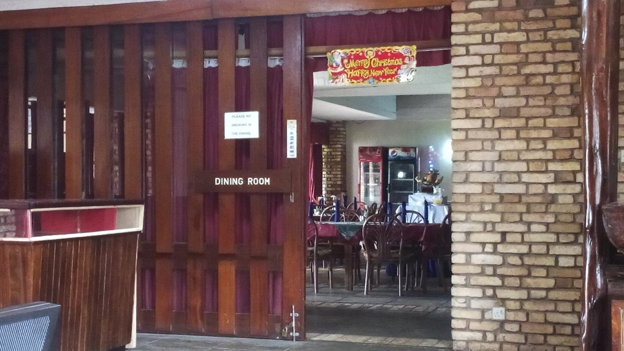 White Horse Inn Kabale エクステリア 写真